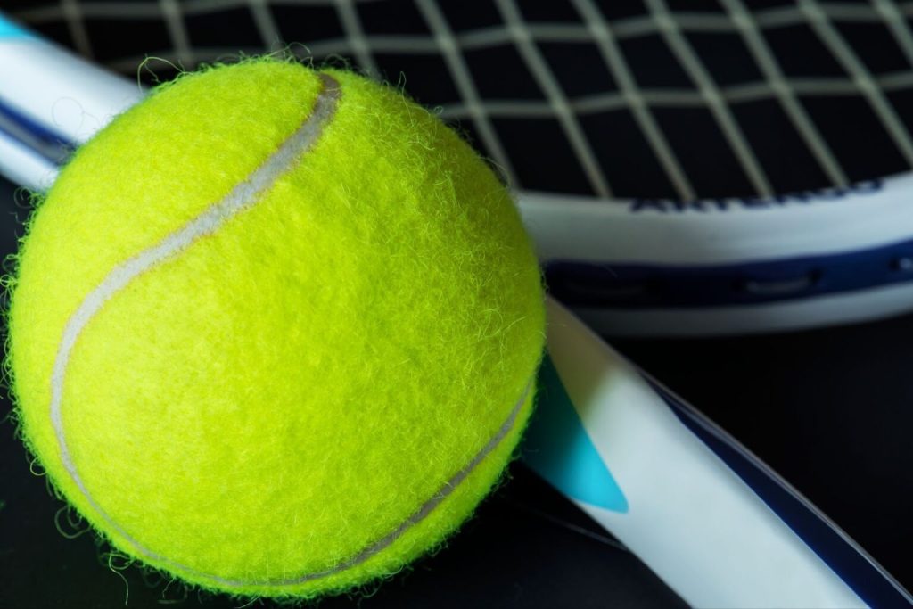 bola tenis itf