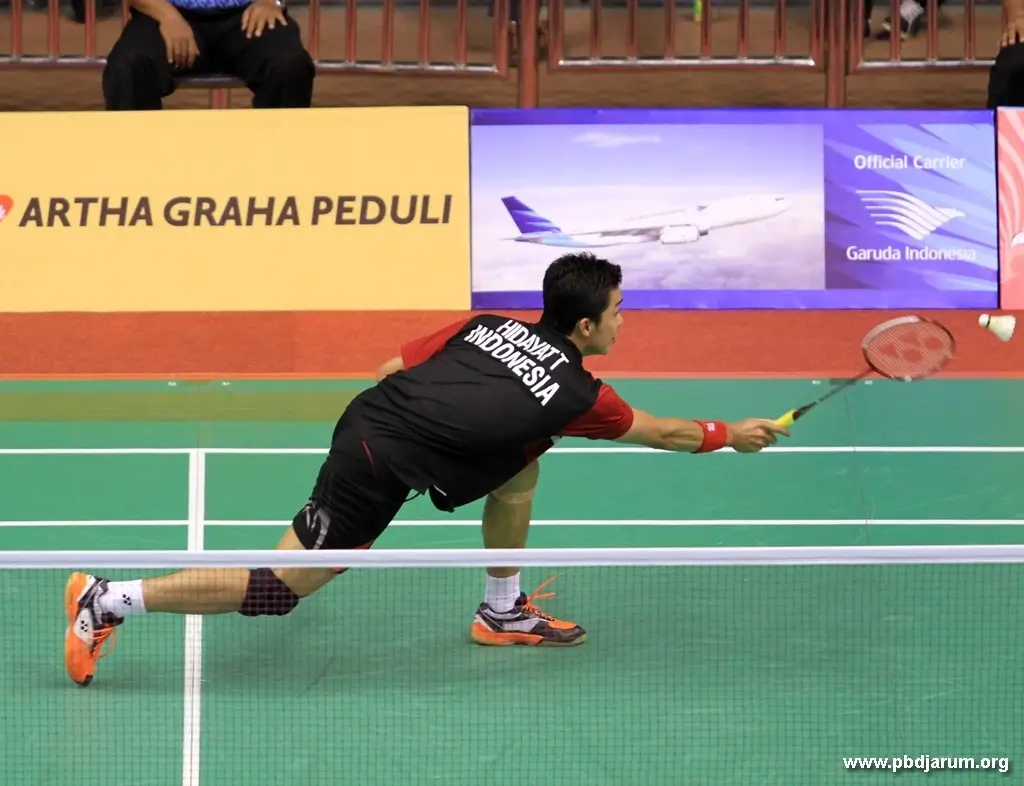 backhand taufiq hidayat